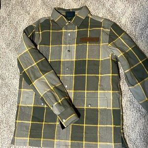 Mens Large Harley-Davidson green and yellow button down sweatshirt.